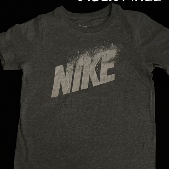 Nike Tee - Picture 1 of 1
